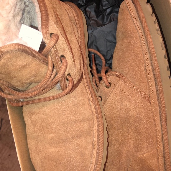 Uggs. - Picture 3 of 3